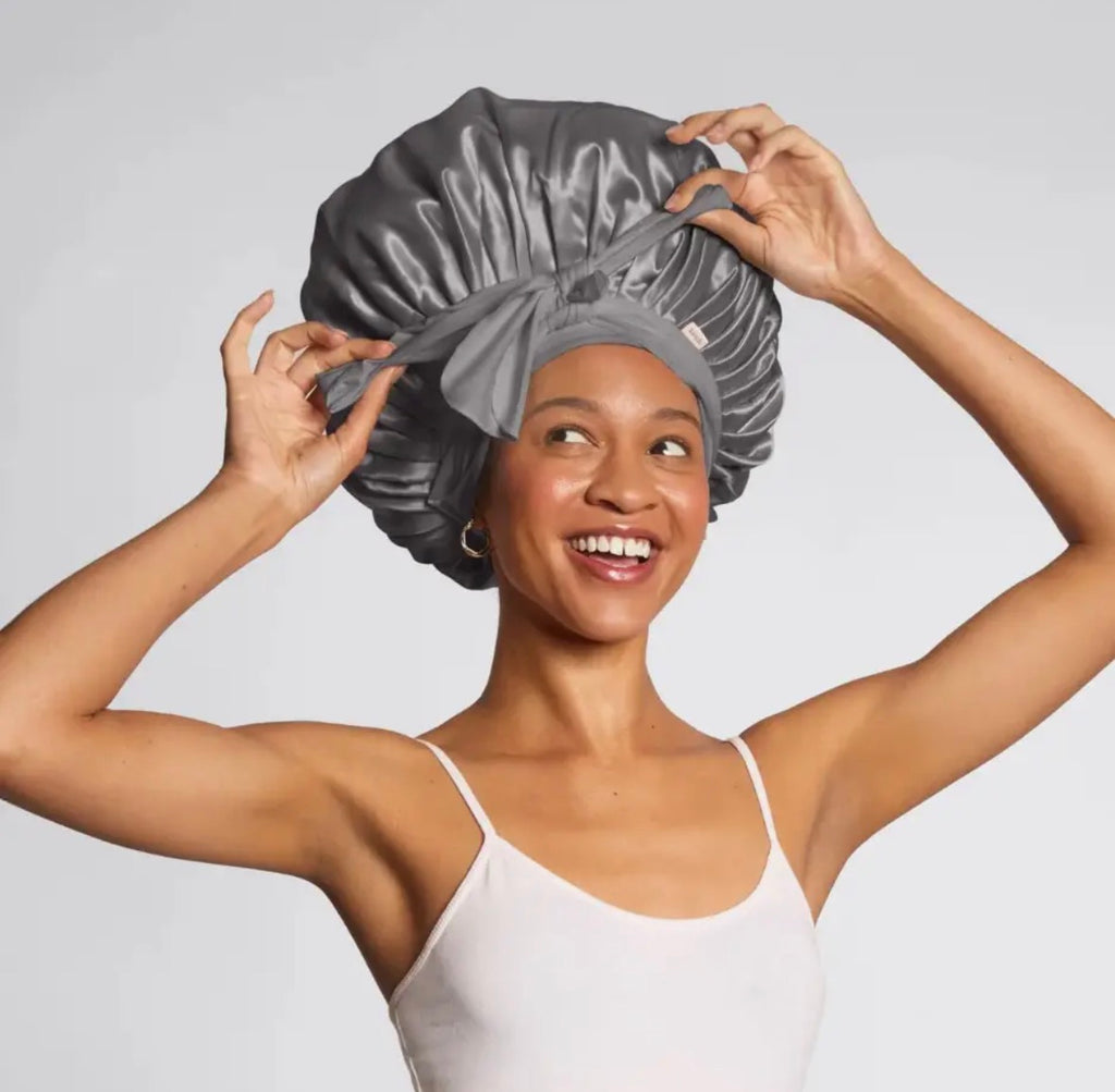 Bonnet en satin Kit-Sch